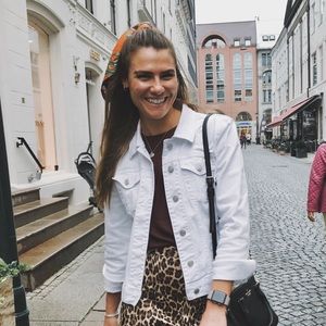 Meet your Posher, Gena